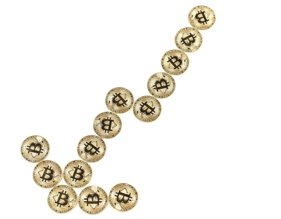 Bitcoin Whales Accumulate 66,700 BTC Amidst Selling Pressure from Smaller Holders